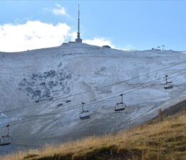 Palandöken Dağı’na kar yağdı